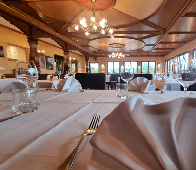 Notre restaurant, à 2 pas de Sélestat et de Kintzheim, propose des salles privatisable pour vos repas de groupes.